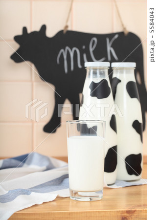 Milk 5584043