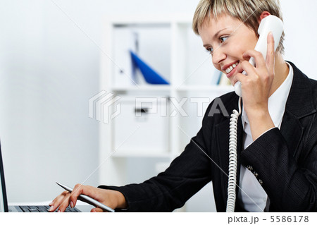 Answering a call Answering a call 5586178