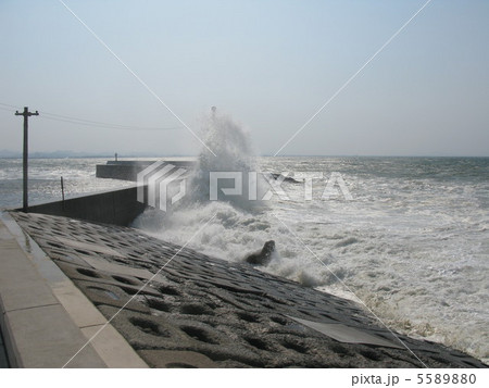 荒れた海の写真素材 550