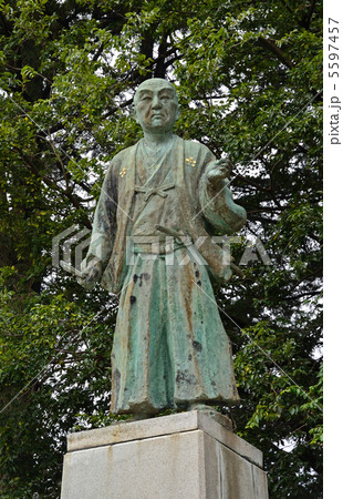富山散歩・富山藩第二代藩主　前田正甫像 5597457