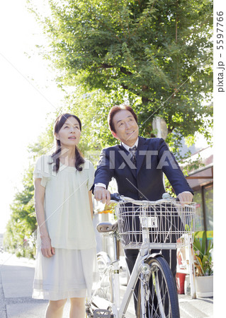 夫婦ライフスタイル 5597766