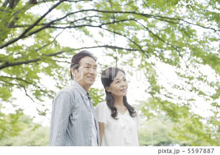 旅行に来た夫婦 5597887