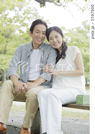 旅行に来た夫婦 旅行に来た夫婦 5597900