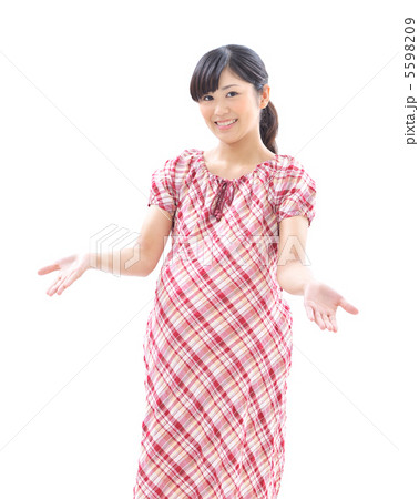 若い女性白バック 若い女性白バック 5598209