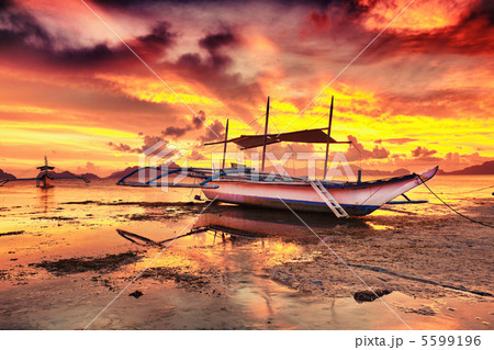 Boat at sunset 5599196