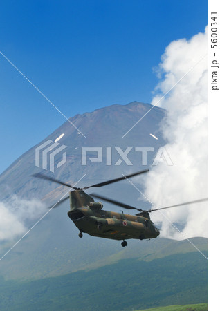 富士山麓のCH-47J 富士山麓のCH-47J 5600341