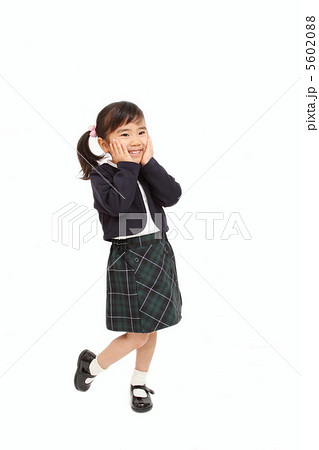 正装の女の子 5602088