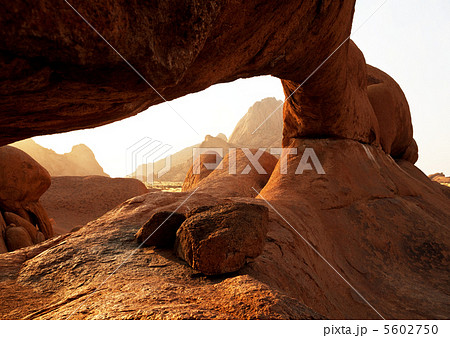 Arch 5602750