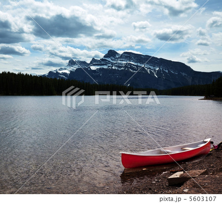 Canadian lake Canadian lake 5603107