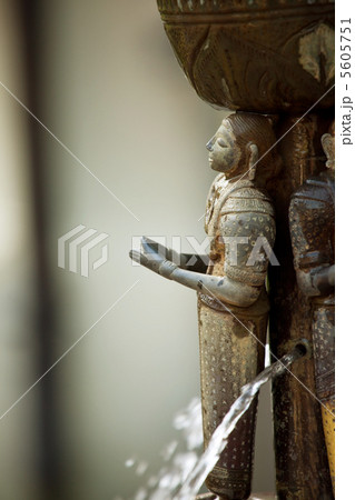 Buddhist temple 5605751