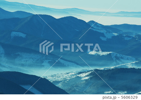 Winter mountain 5606329