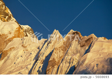 Peak on sunset 5608693