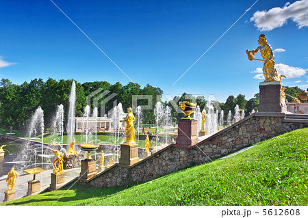 Grand cascade in Pertergof, Saint-Petersburg, Russia. 5612608