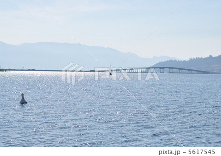 湖とヨット 5617545