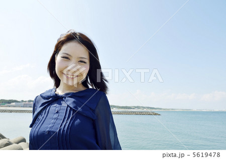 笑顔の女性 5619478