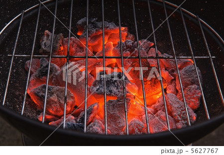 barbecue grill barbecue grill 5627767