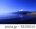 河口湖と富士山 5630010