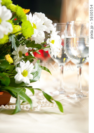 Table decor with flowers Table decor with flowers 5630554