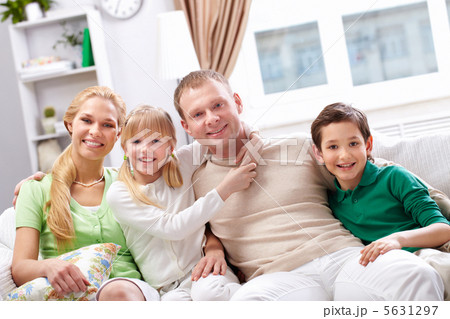 Friendly family 5631297