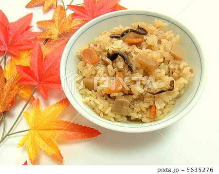 炊き込みごはん 5635276