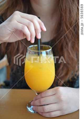 オレンジジュース 5636569