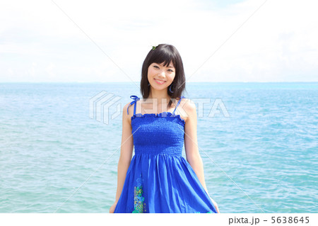 海・女性 5638645