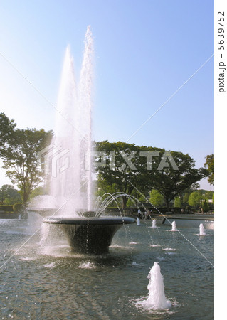 和田倉噴水公園の噴水 5639752