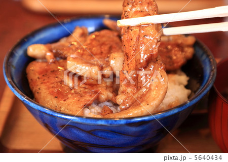 帯広名物 「豚丼」 5640434