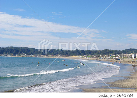 鎌倉　材木座海岸から由比ガ浜方向の風景 5641734