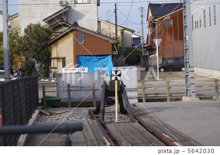 富山ライトレールの末端 5642030