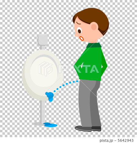 トイレ　遠くから小便をする男性 5642943