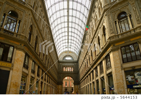 イタリア　ナポリ　ガレリア 5644153