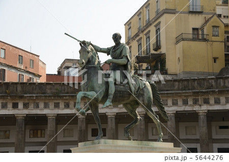 イタリア　ナポリ王宮 5644276