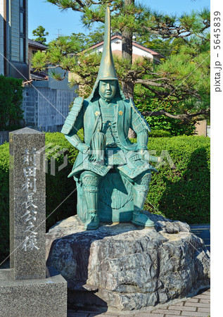 高岡散歩・前田利長公像　八丁道にて 5645839