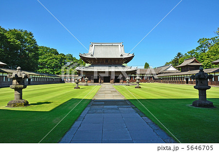 高岡散歩・瑞龍寺　仏殿 5646705