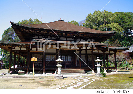 国宝　法界寺阿弥陀堂（日野薬師）／京都市伏見区 5646853