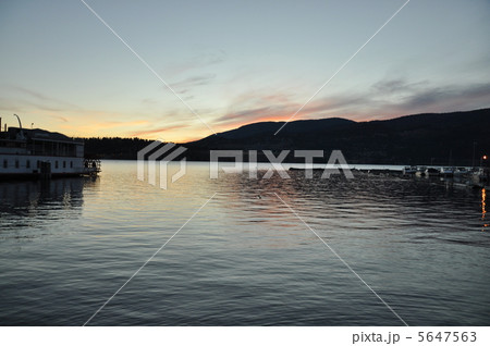 初秋の湖 5647563