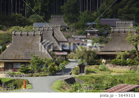 かやぶきの里 5649313