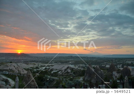 カッパドキアの夜明け カッパドキアの夜明け 5649521