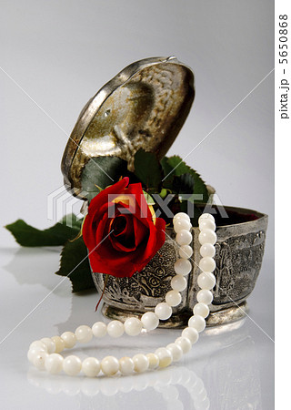 Retro still life 5650868