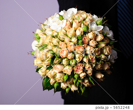Wedding peach-coloured bouquet 5652248