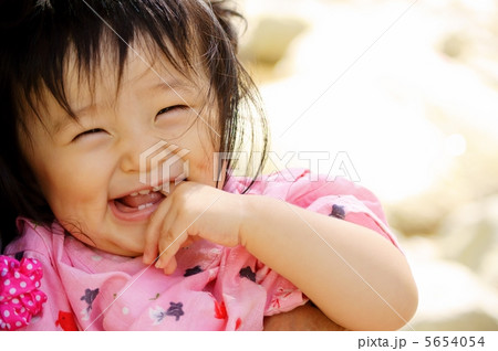 浴衣姿の赤ちゃん　A Baby wearing a Yukata 5654054