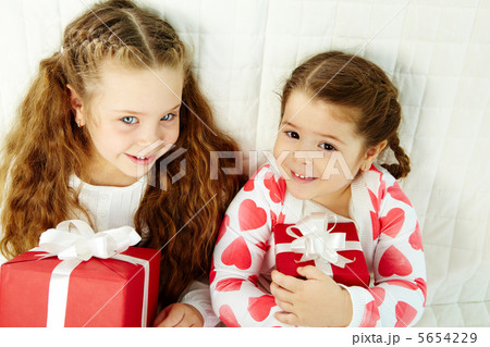 Siblings Siblings 5654229