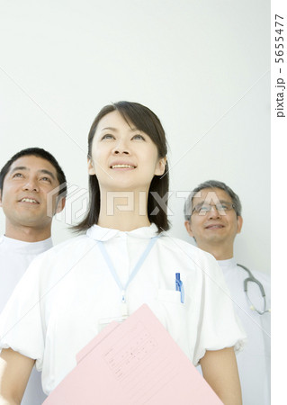 医師と看護師のポートレート 5655477