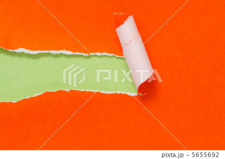 破れた紙とメモ 5655692