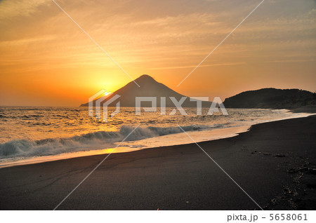 開聞岳の夕焼け 5658061