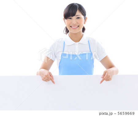 若い女性白バック 若い女性白バック 5659669