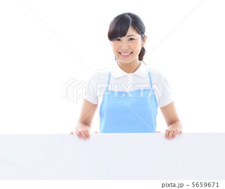 若い女性白バック 若い女性白バック 5659671