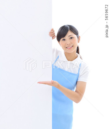 若い女性白バック 若い女性白バック 5659672