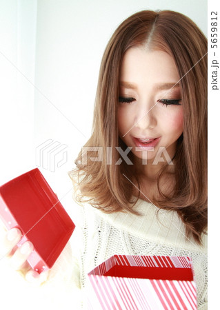 プレゼント プレゼント 5659812